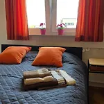 Ochota Sierpinskiego - Wypoczynkowe Apartment *